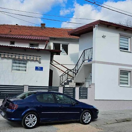 Apartmani Roki 图兹拉 外观 照片