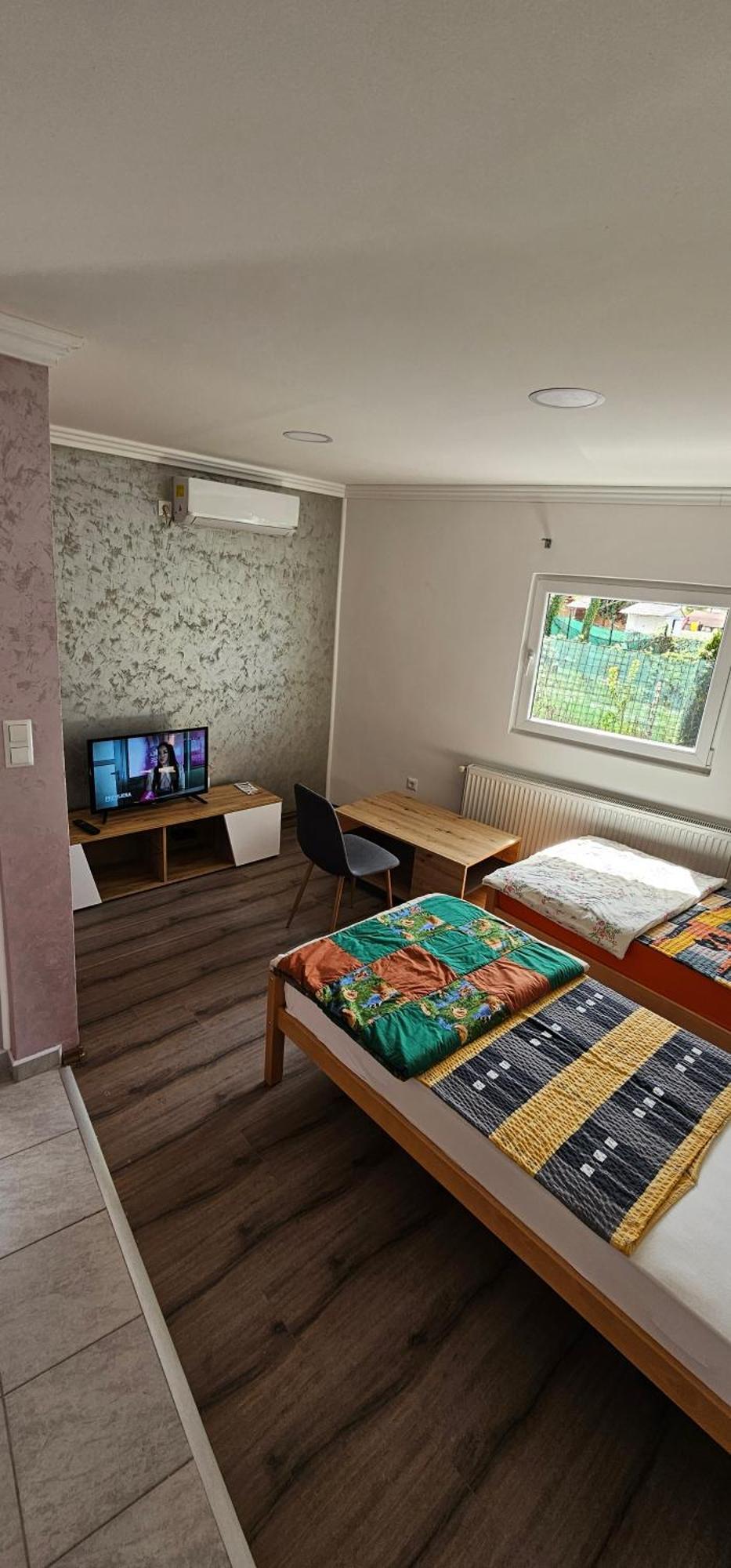 Apartmani Roki 图兹拉 外观 照片