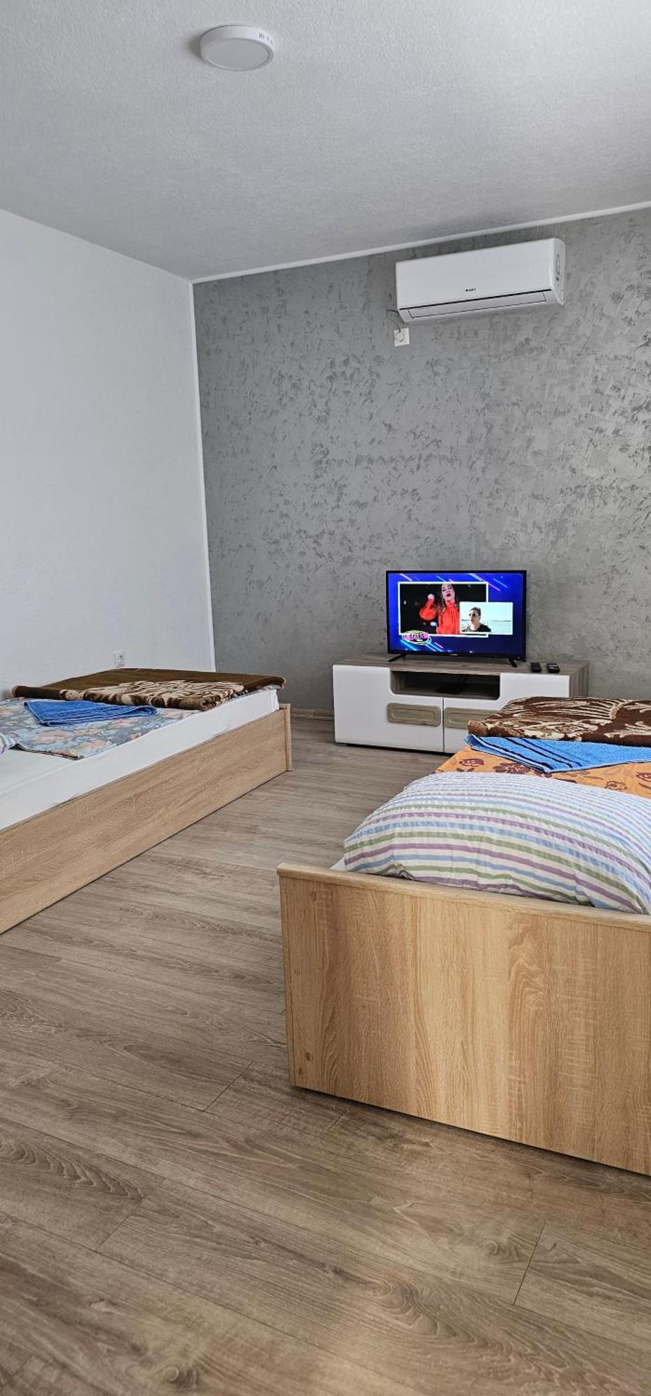 Apartmani Roki 图兹拉 外观 照片